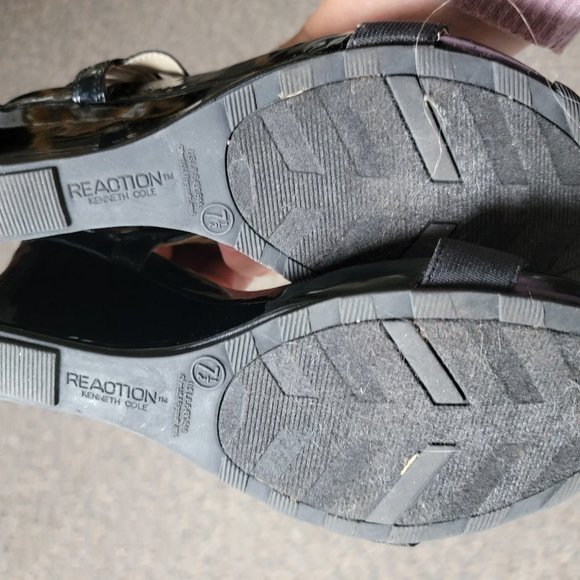 Black Kenneth Cole Strappy Sandals Size 7.5 - Picture 12 of 12